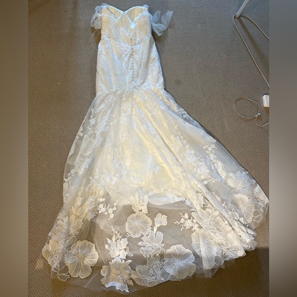 Lis Simon Wedding Dress - Picture 6 of 8